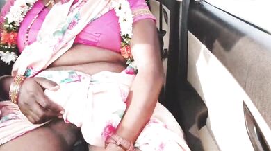 Telugu aunty masturbates in the driving car