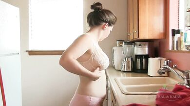 American girl expose her huge boobs