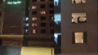 Jaipur Holiday inn fucking with Curtains open [10x camera zoom]