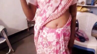 Desi Bhabhi shows devar how to wear saree?