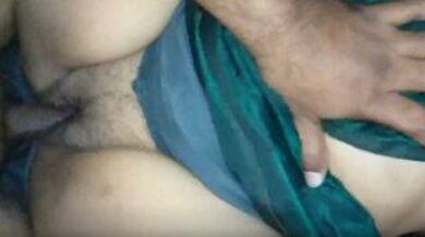 South Indian dark green saree housewife's boobs squeezed, fucked