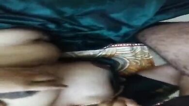 South Indian dark green saree housewife's boobs squeezed, fucked