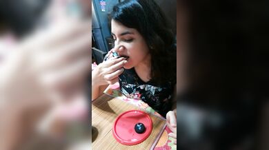 Oreo biscuit with cum licked by Girlfriend (Viral video)