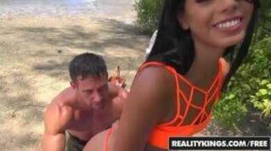 The dirty bikini sucked a muscual guy outdoor