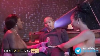 A black couple fucks a milf before the show