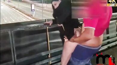 Argentinian celebrate the FIFA world cup on the bridge