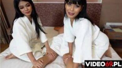 Trio Thai massage with a happy ending