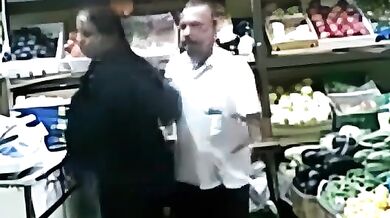 Mauritius couple fucks at the fruit shop