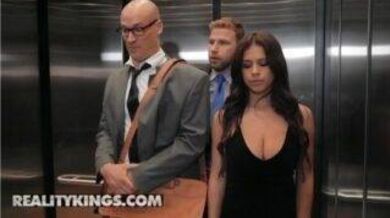 The office guy fucks a slut in the lift