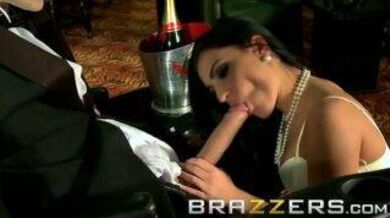 A horny mafia queen gets assfuck by a spy