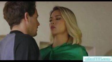 The lucky guy fucks his ex's Asian mom