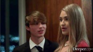 Father fucks a gold digger bitch for cheating on his son