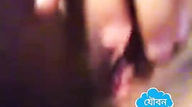 Bangladeshi GF shows her nude body to her BF