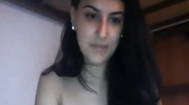 Desi Indian girl shows her pussy on live webcam