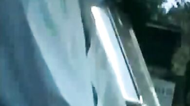 Horny Mumbai couple doing dirty things in a moving auto