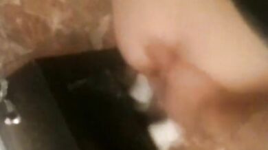 Arab sister gives a blowjob to her brother