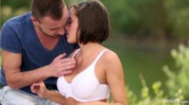 Cute GF fucked on the picnic