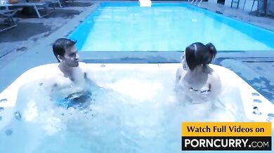 Indian fucked a Chinese girl