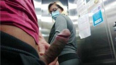 Russian lady gave a handjob to a stranger