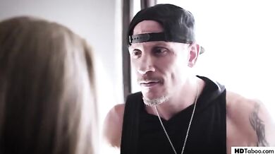 Girl fucked instead of pay