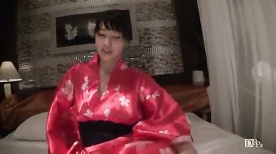 Horny man fucked a Japanese masseuse