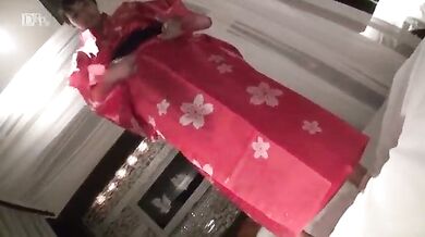 Horny man fucked a Japanese masseuse