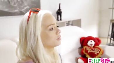 Guy surprised his stepsister with his dick