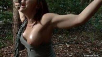 Dirty people fucked two journalists in the jungleGr