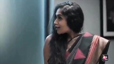 Indian student sucked his teacher's pussy