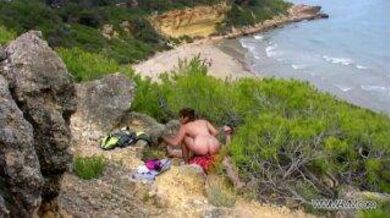 A wife got fucked outdoor around the nude beach