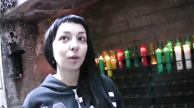 A stranger fucked a Spanish girl outdoor