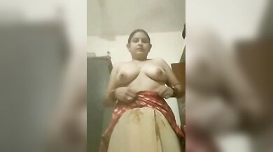 Beautiful Desi bhabhi showing Lovely boobs