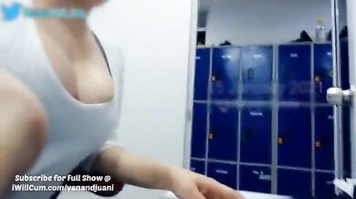 Indian Aunty MILF masturbating at her desk