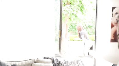 Stepbrothers seduces big ass sister for hot blowjob