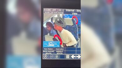 Delhi metro couples getting naughty caught on Cam viral video