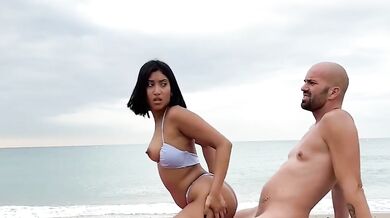 Italian couple enjoys blowjob in outdoor