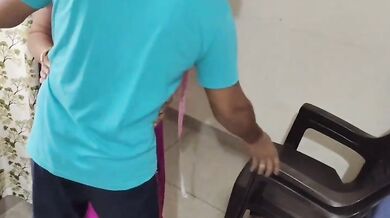 Uncle measure bhabhi big boobs for tailoring