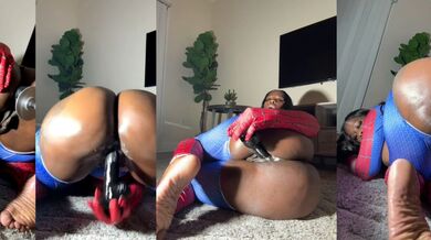 Big juicy ass woman plays with her sex toys