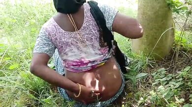 South indian married aunty's outdoor MMS video