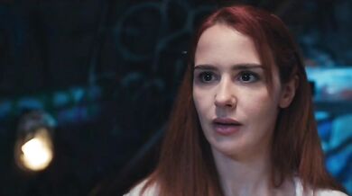 Guy tricks his beautiful bestie with time breeze watch