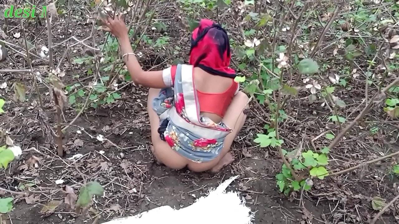 Indian village girl squirting after pissing in Jungle