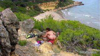 A wife got fucked outdoor around the nude beach